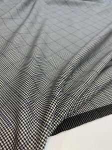 Ekose Kazayağı Desenli Klasik Takımlık Dış Giyim Kumaşı – Siyah Ekru