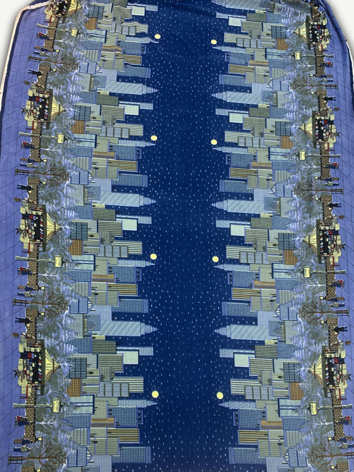 Gece Şehir Manzaralı Polar Kumaş – Yumuşak, Sıcacık, Desenli Kışlık Kumaş